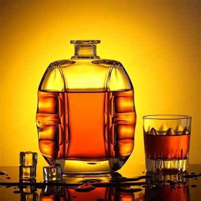 Tsohon Brandy Bottles